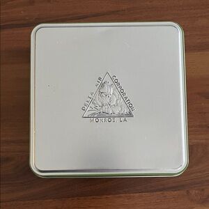 Delta L’Occitane Collector In Flight Keepsake Tin
